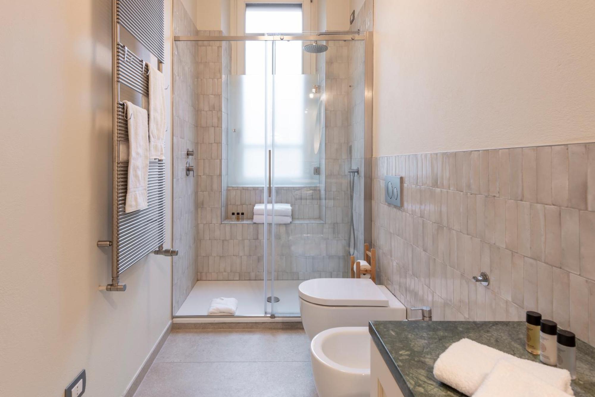 Sempione, 51 Ampio E Luminoso Apartment Milan Bagian luar foto
