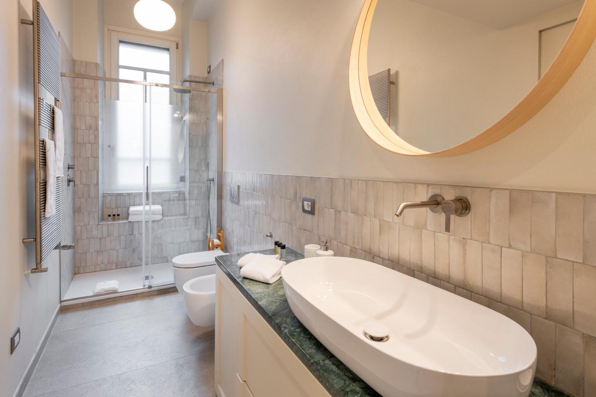Sempione, 51 Ampio E Luminoso Apartment Milan Bagian luar foto