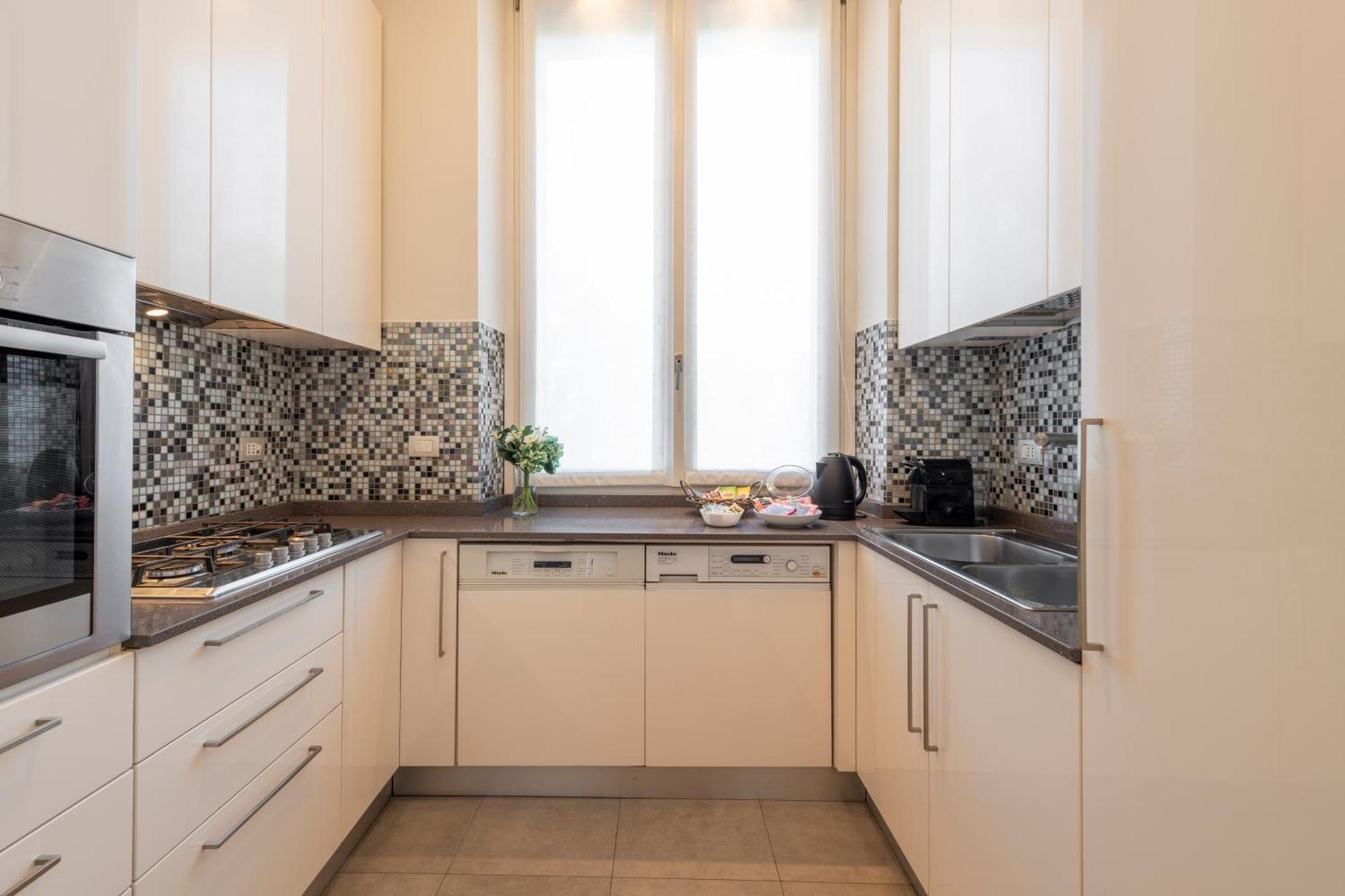 Sempione, 51 Ampio E Luminoso Apartment Milan Bagian luar foto